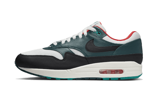 Nike Air Max 1 Liverpool Lebron James