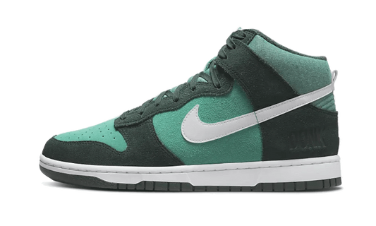 Nike Dunk High Retro SE Athletic Club